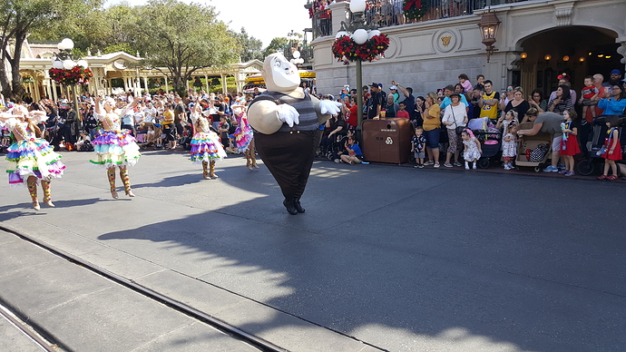 parade-dancer