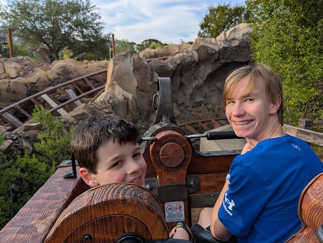 PXL_20250422_224537406.MP