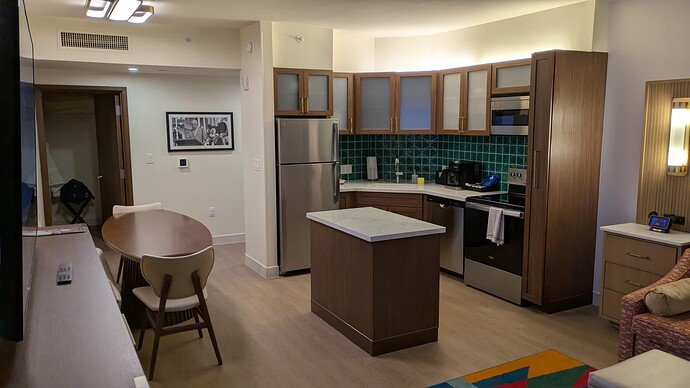 PXL_20251207_214807987.MP