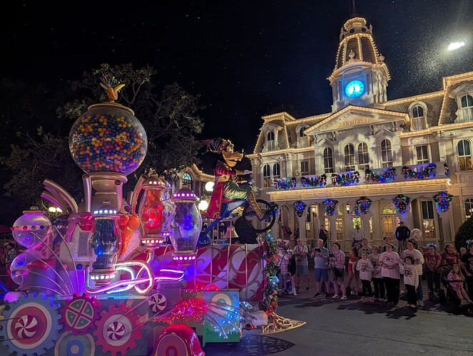 PXL_20251203_043303366.RAW-01