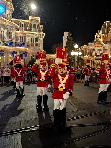 PXL_20251203_044054261.RAW-01