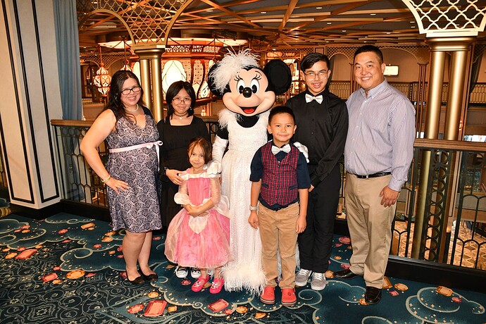 2025-06-08 - DCL Treasure - Minnie mouse3