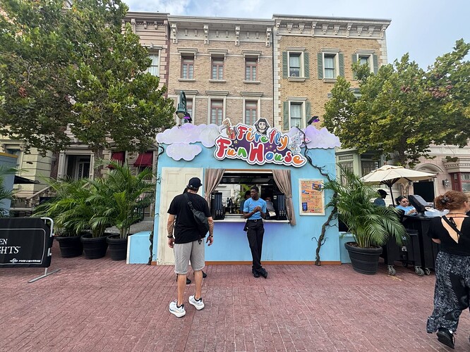 uor-usf-hhn34-wwe-food-8287