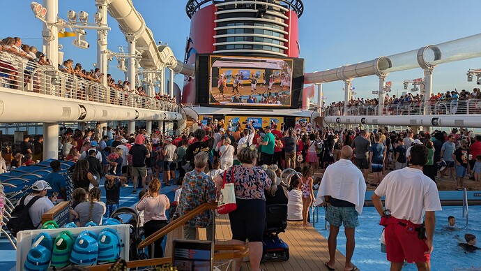 PXL_20251204_210409555.MP