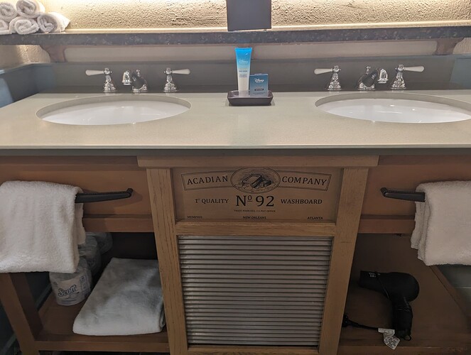 PXL_20240419_181903703.RAW-01.COVER