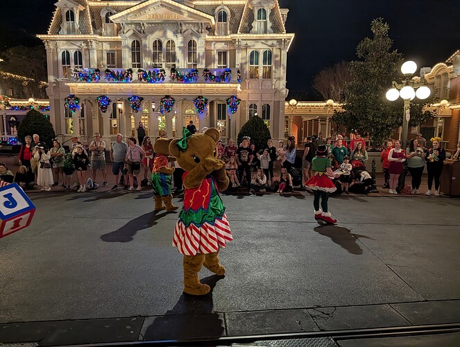 PXL_20251203_043842551.RAW-01