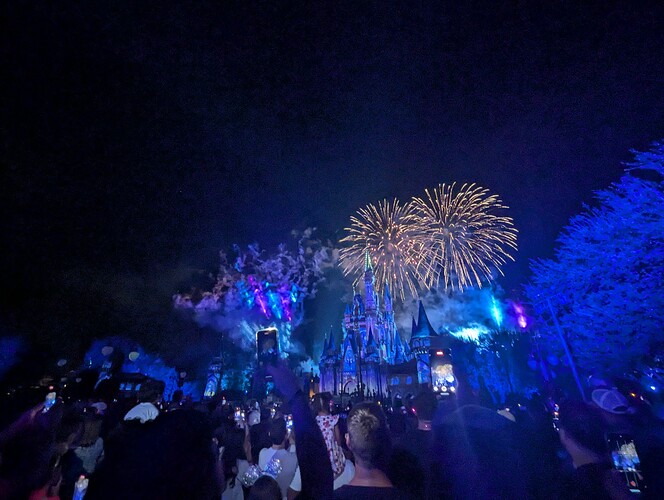 PXL_20241104_013443588.LONG_EXPOSURE-02.ORIGINAL