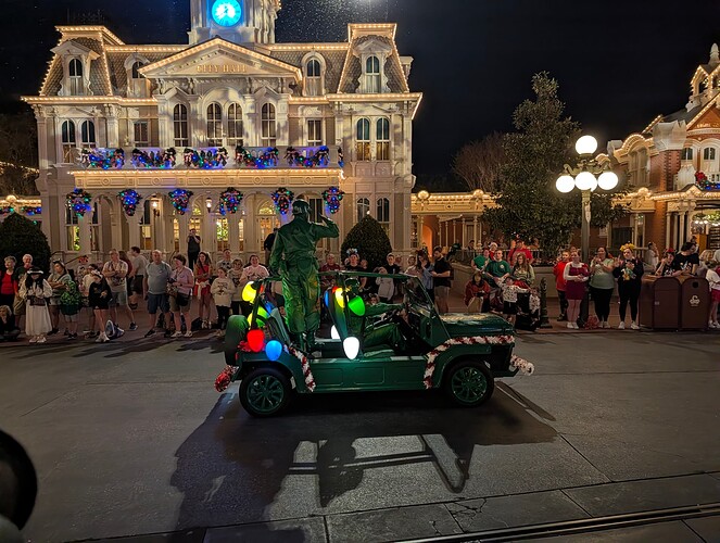 PXL_20251203_043912619.RAW-01