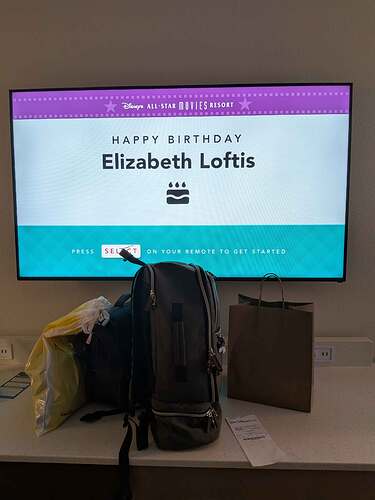 PXL_20251024_180156727-web