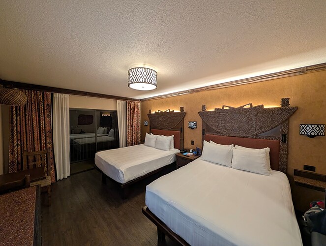 PXL_20251202_232309454.RAW-01