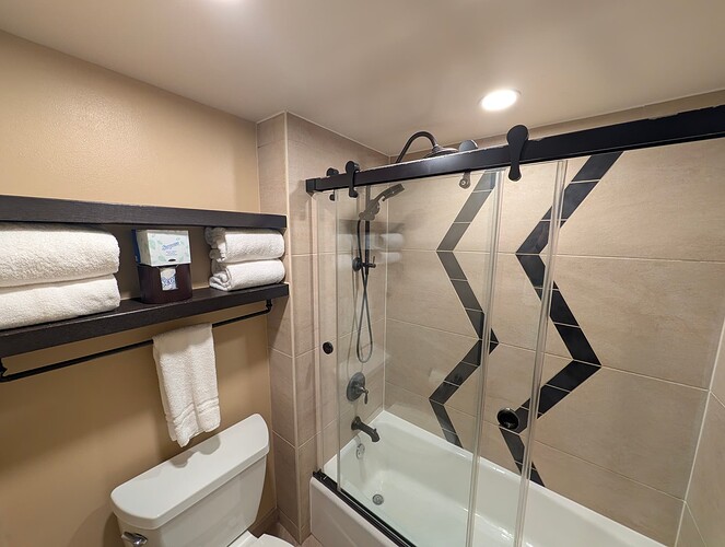 PXL_20251202_232237669.RAW-01