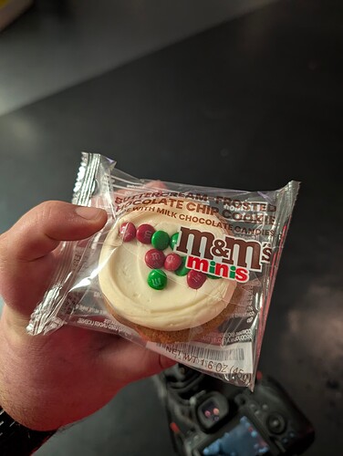 PXL_20251203_022201909.RAW-01