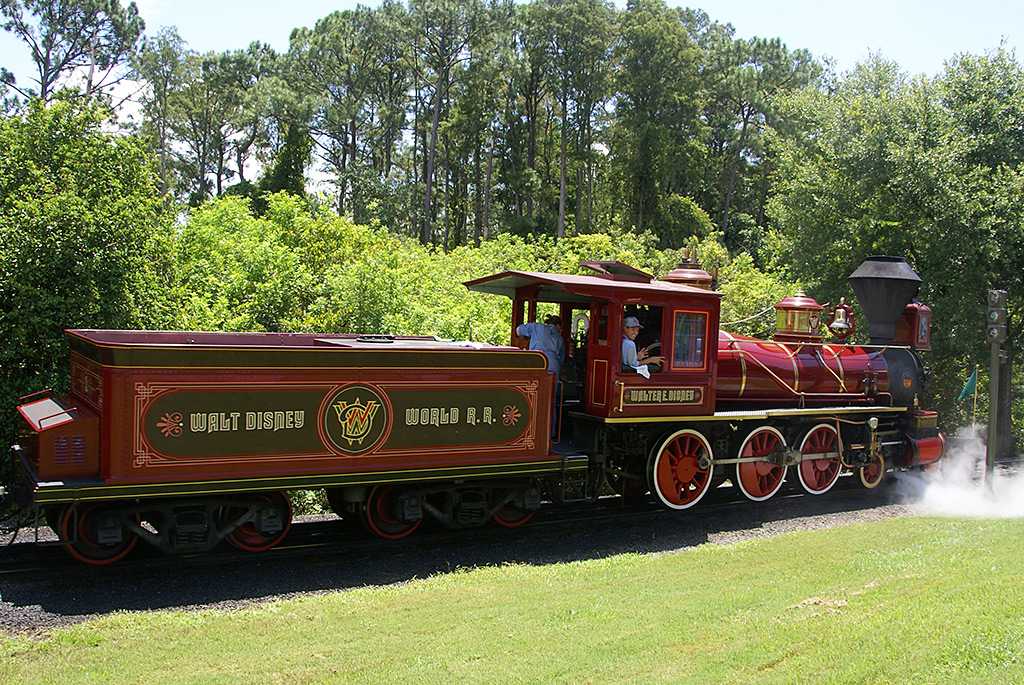 Walt-Disney-World-Railroad_Full_8135